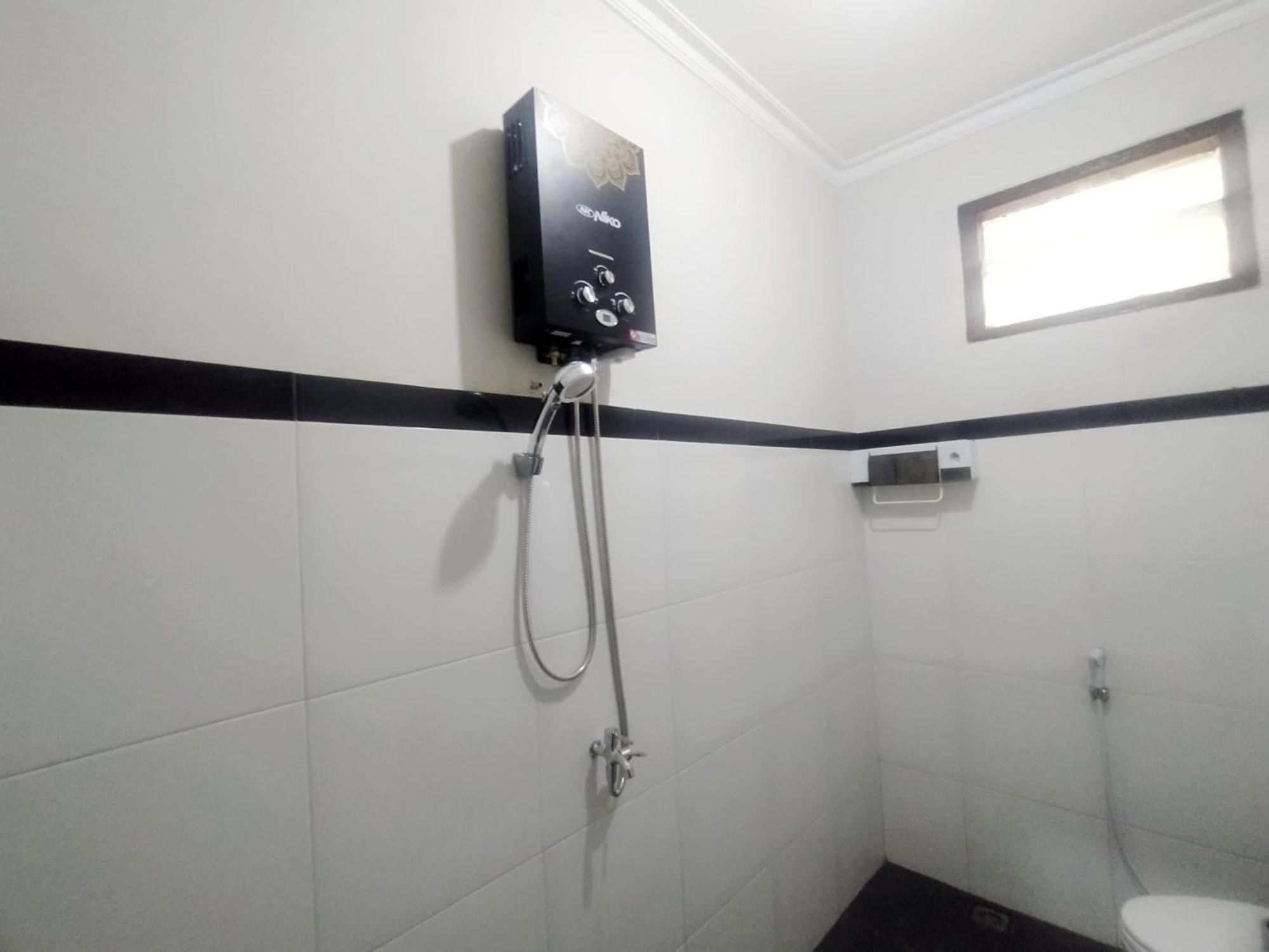 Reddoorz Syariah Near Stasiun Purwokerto Hotel Bagian luar foto
