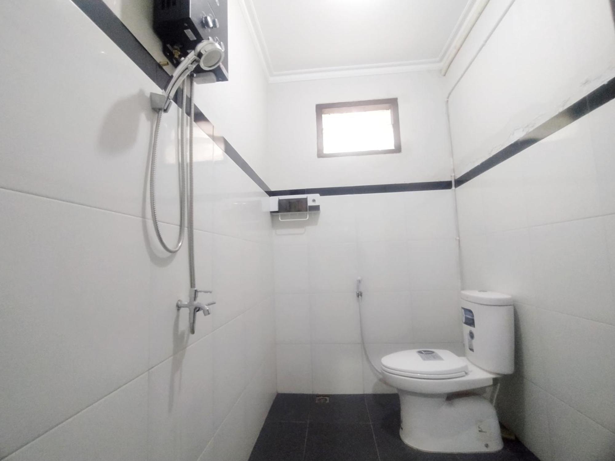 Reddoorz Syariah Near Stasiun Purwokerto Hotel Bagian luar foto
