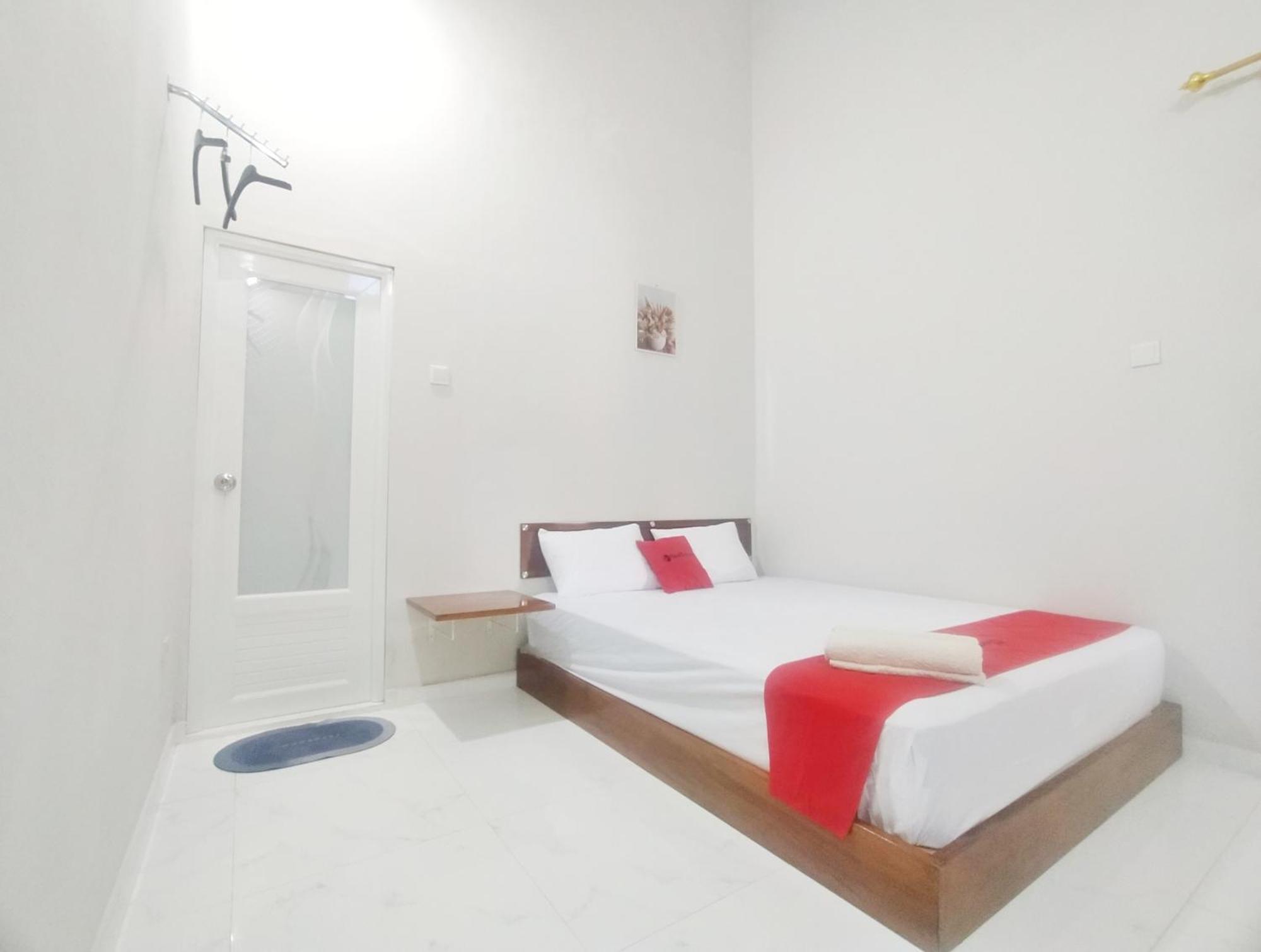 Reddoorz Syariah Near Stasiun Purwokerto Hotel Bagian luar foto