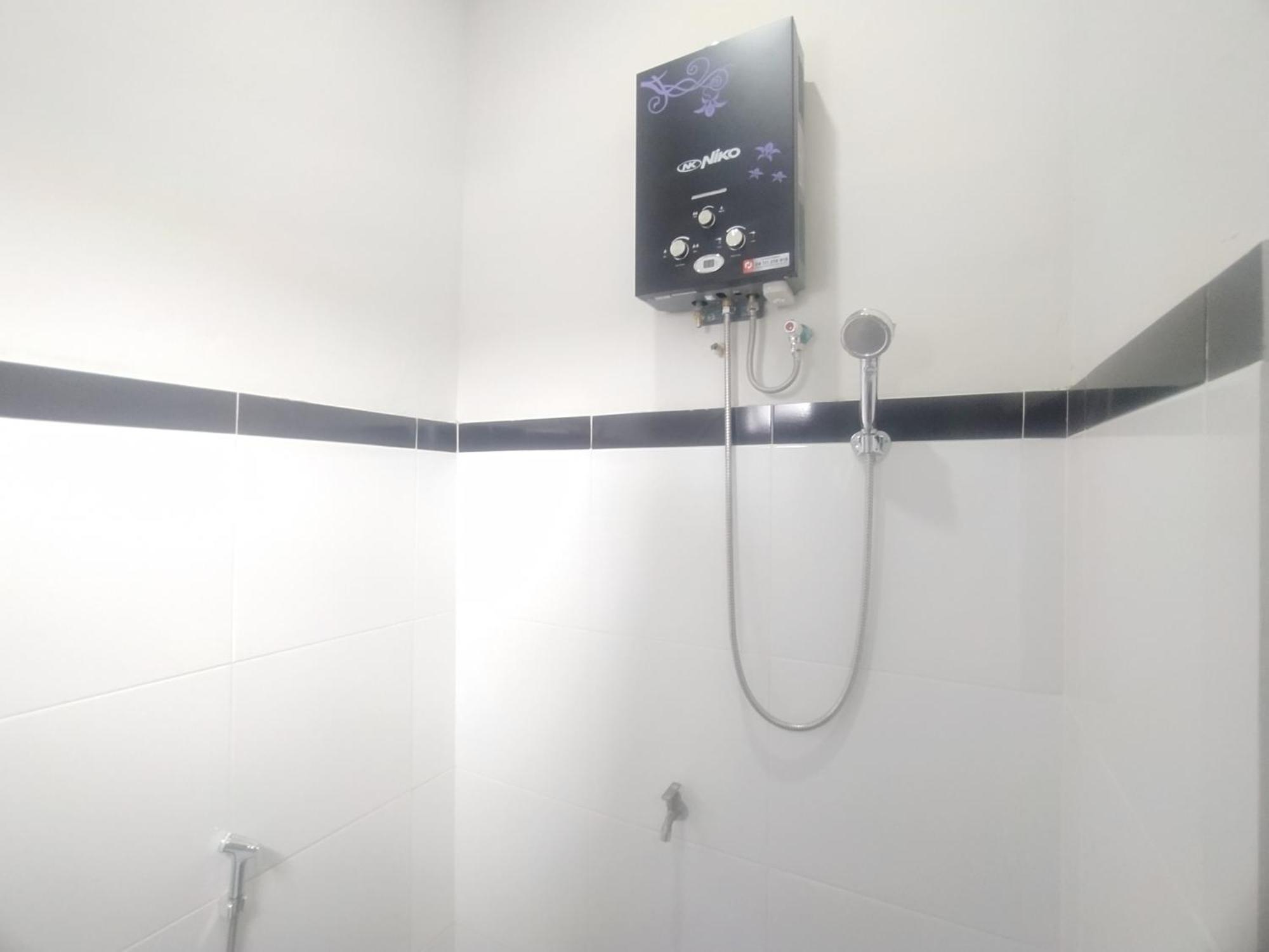Reddoorz Syariah Near Stasiun Purwokerto Hotel Bagian luar foto
