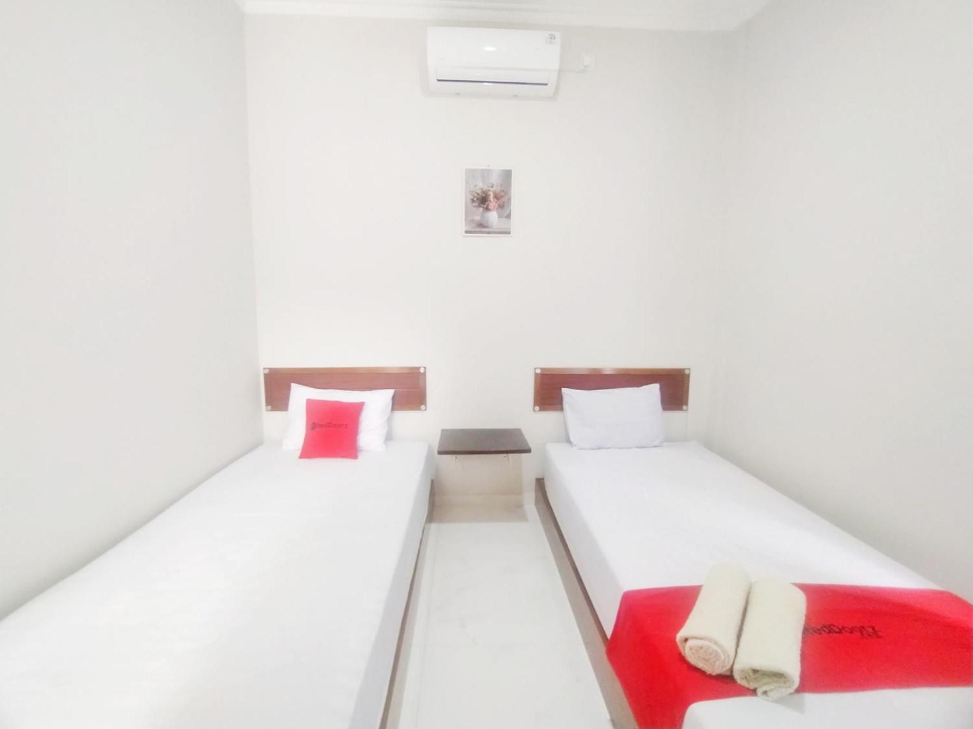 Reddoorz Syariah Near Stasiun Purwokerto Hotel Bagian luar foto