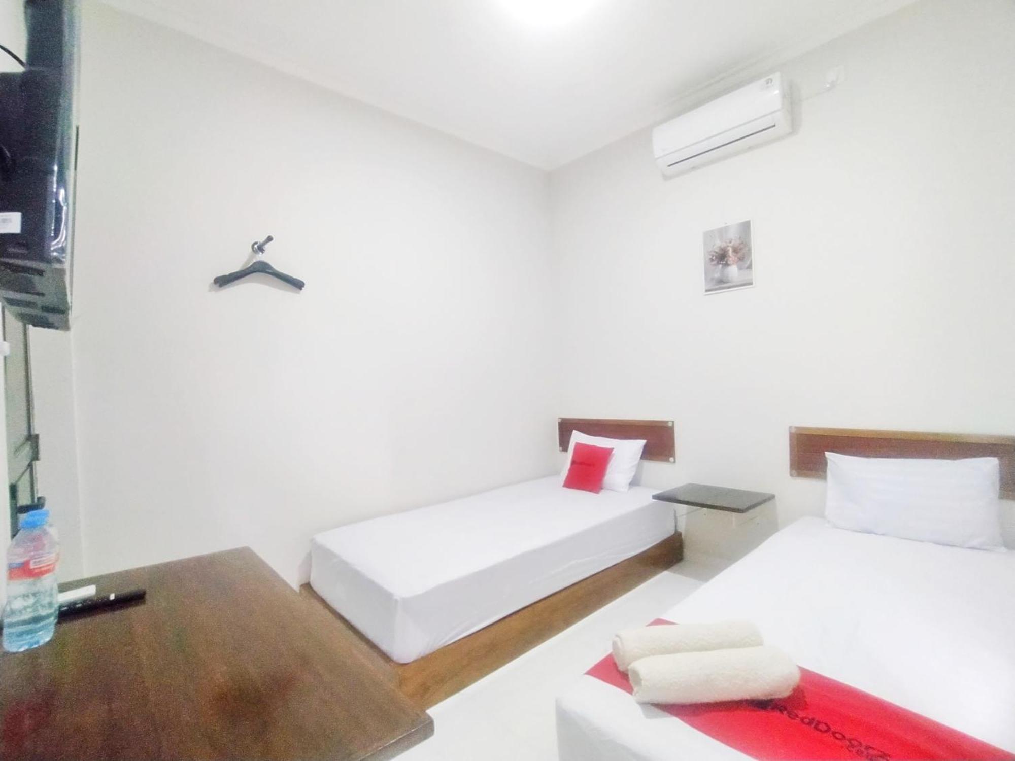 Reddoorz Syariah Near Stasiun Purwokerto Hotel Bagian luar foto