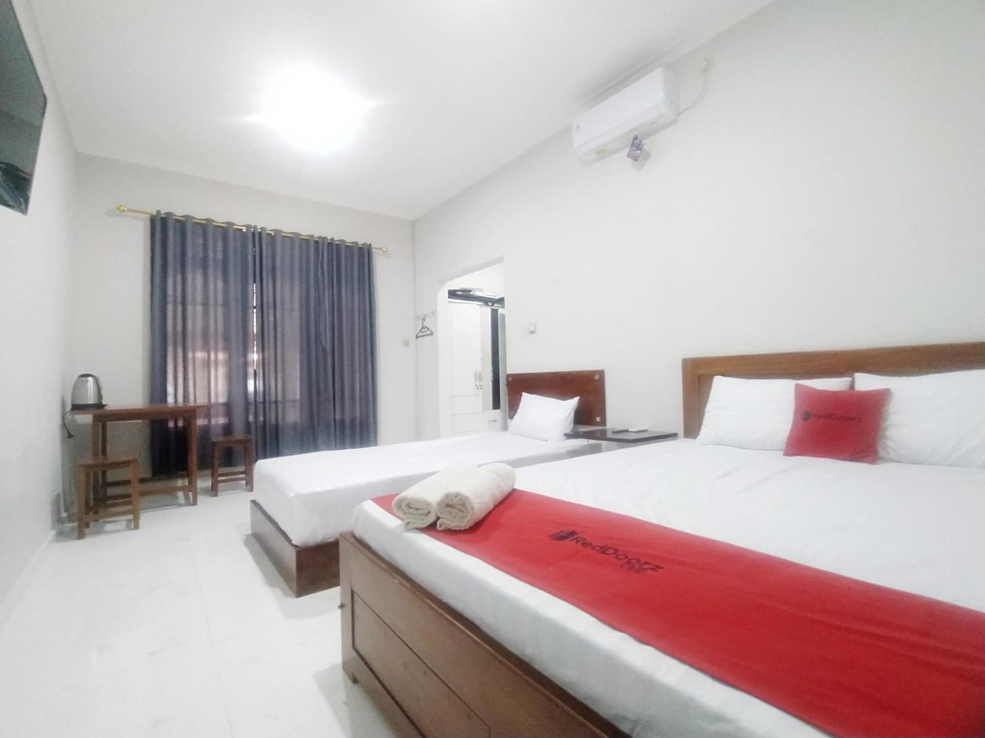 Reddoorz Syariah Near Stasiun Purwokerto Hotel Bagian luar foto